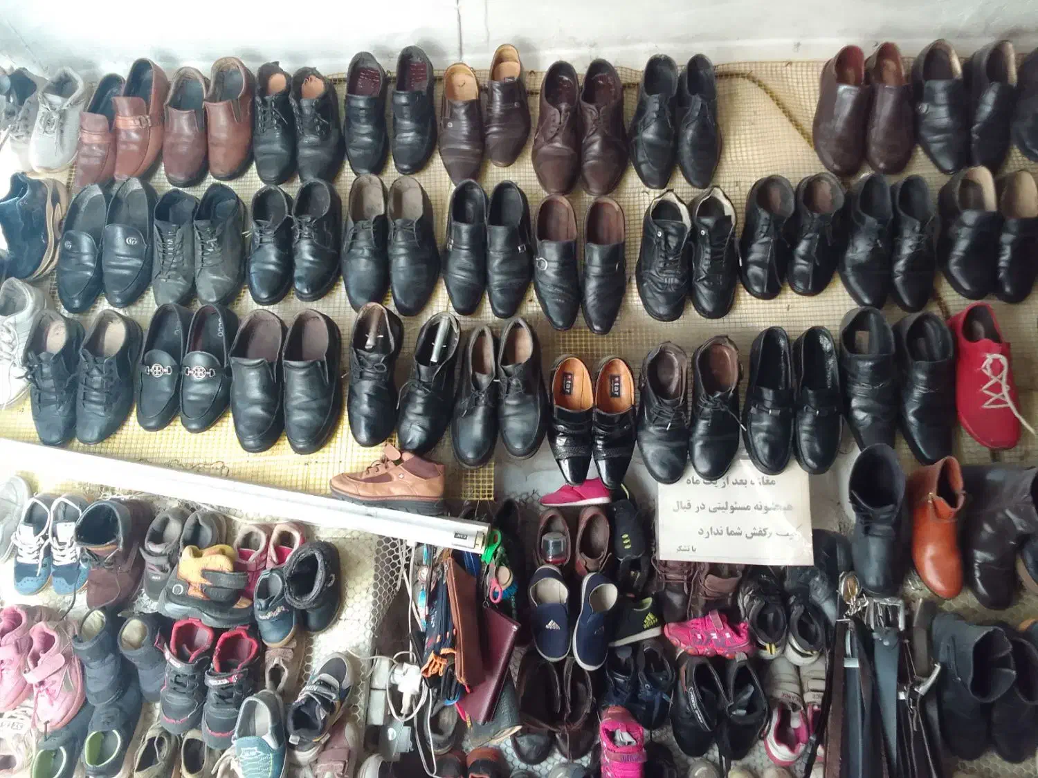 فروش انواع کیف وکفش چرم با قیمت مناسب|کیف، کفش، کمربند|نیشابور, رحمت آباد|دیوار