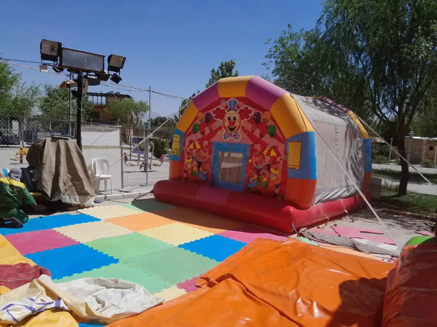 استخرتوپ|اسباببازی بچه|مهاجران, |دیوار