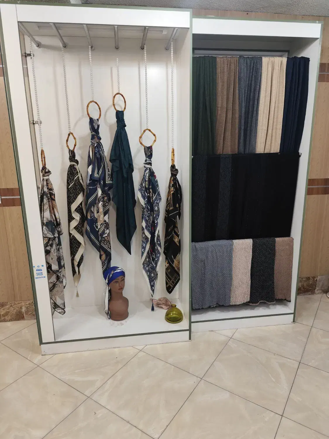 ویترین شال وروسری|بوفه، ویترین، کنسول|خمینی‌شهر, |دیوار