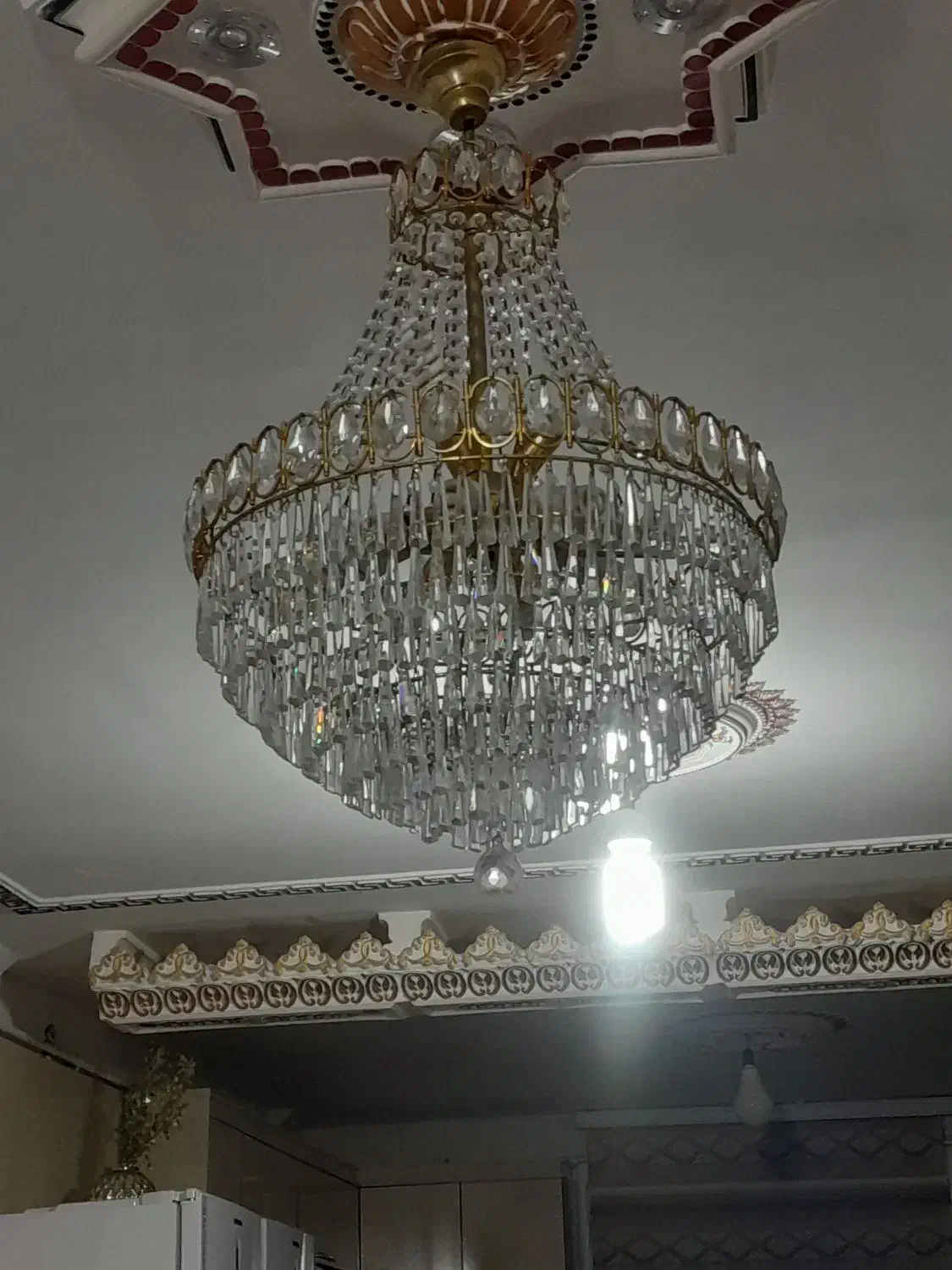 لوستر|لوستر و چراغ آویز|قروه, |دیوار