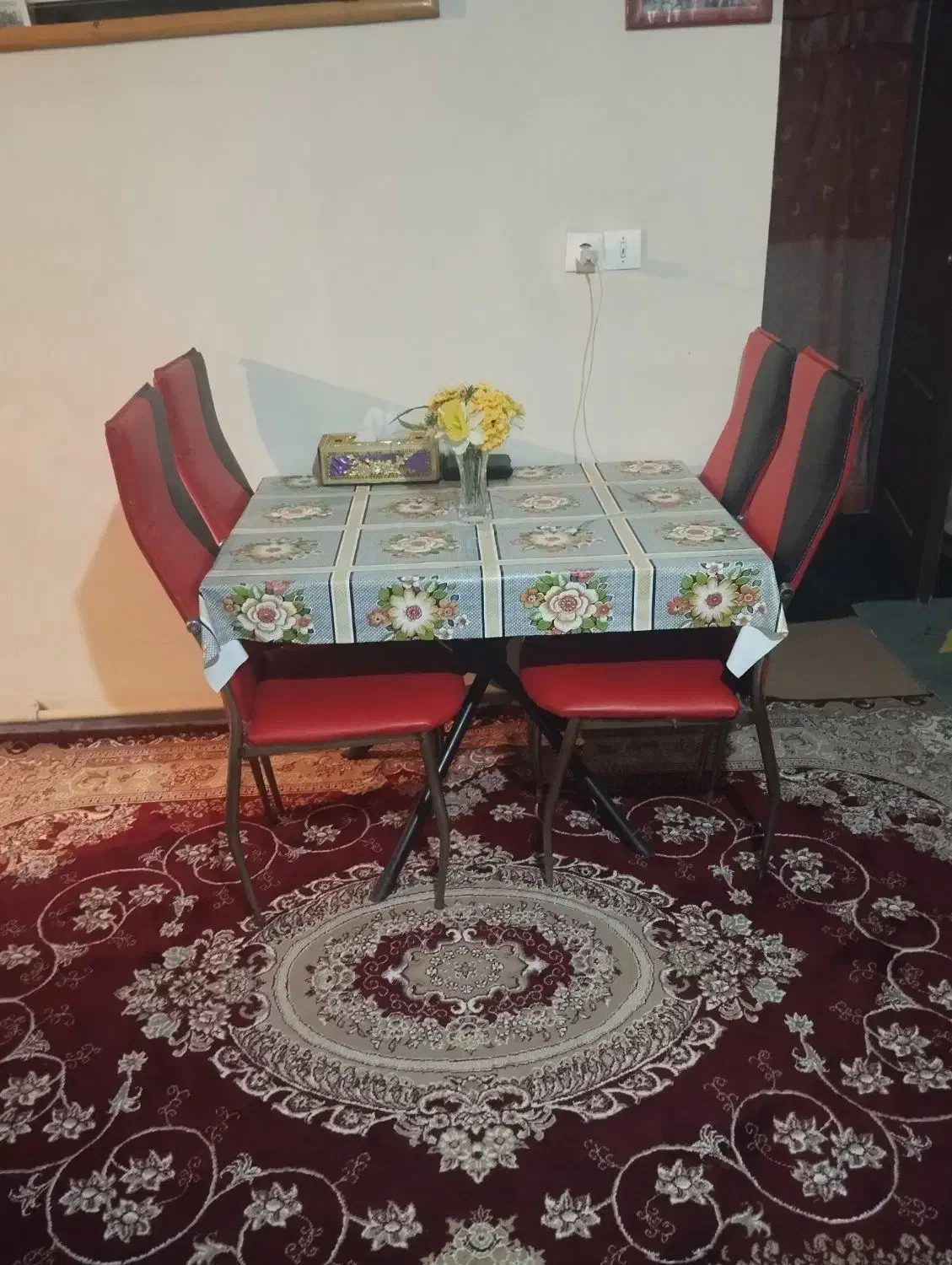 میز ناهار خوری|میز و صندلی غذاخوری|پیشوا, |دیوار