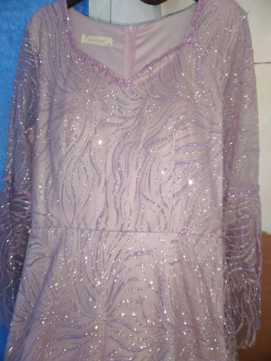 لباس مجلسی|لباس|کلاچای, |دیوار