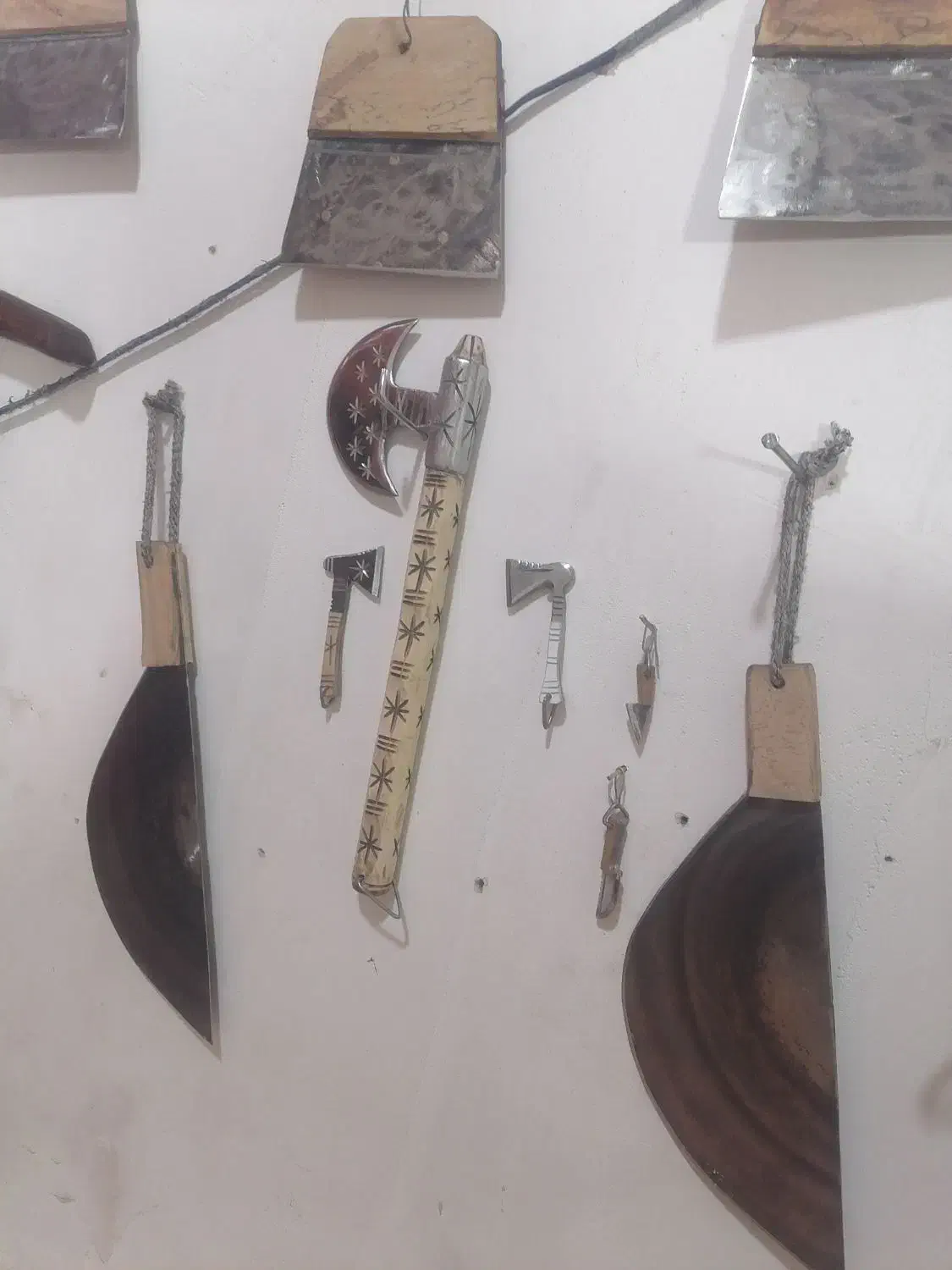 کلکسیونی|کلکسیون اشیاء عتیقه|نی‌ریز, |دیوار