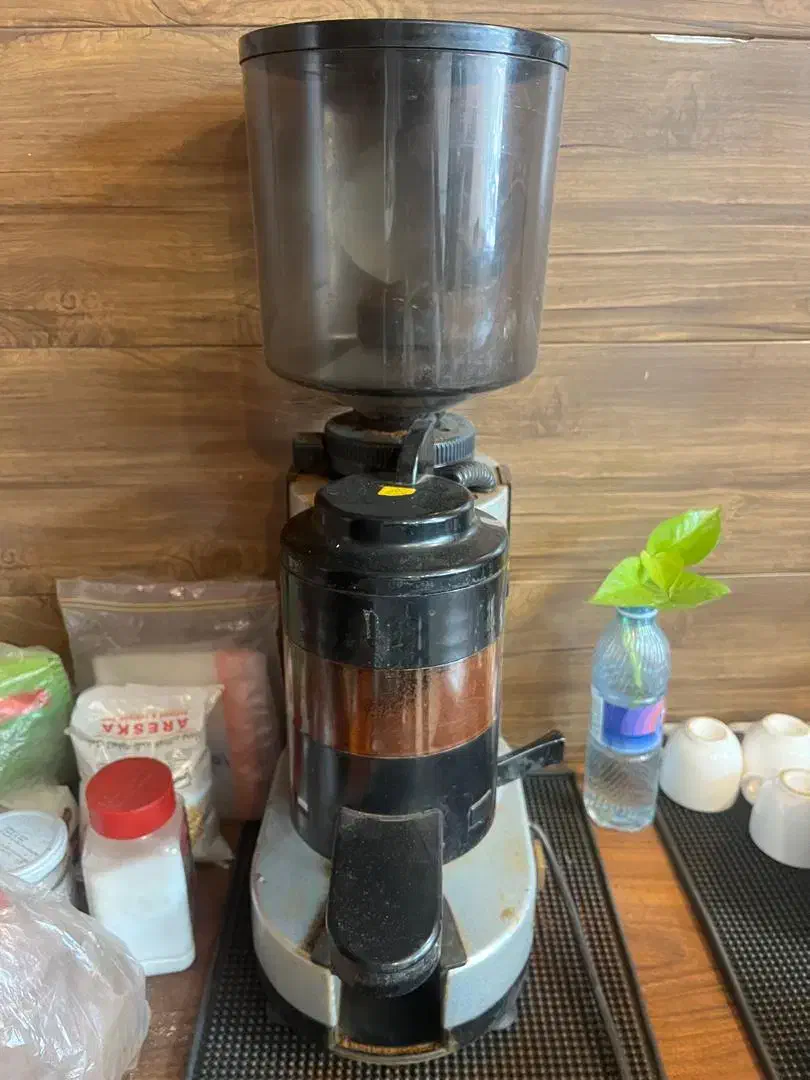 دستگاه قهوه ساز و دستگاه آسیاب مخزن دار|سماور، چای‌ساز، قهوه‌ساز|یزد, |دیوار