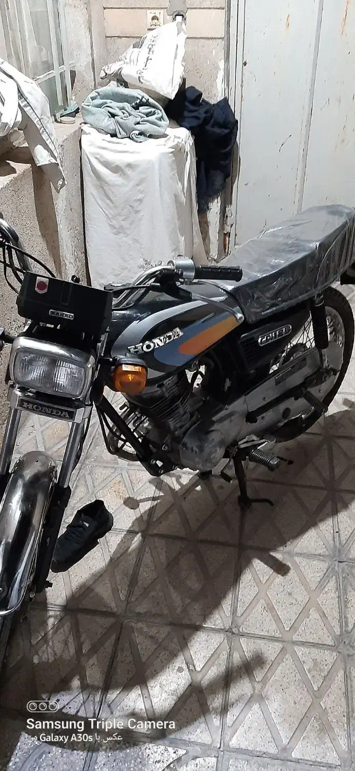 موتورهندا ۱۲۵ تمیز ومرتب|موتورسیکلت|شیراز, سعدیه شمالی|دیوار