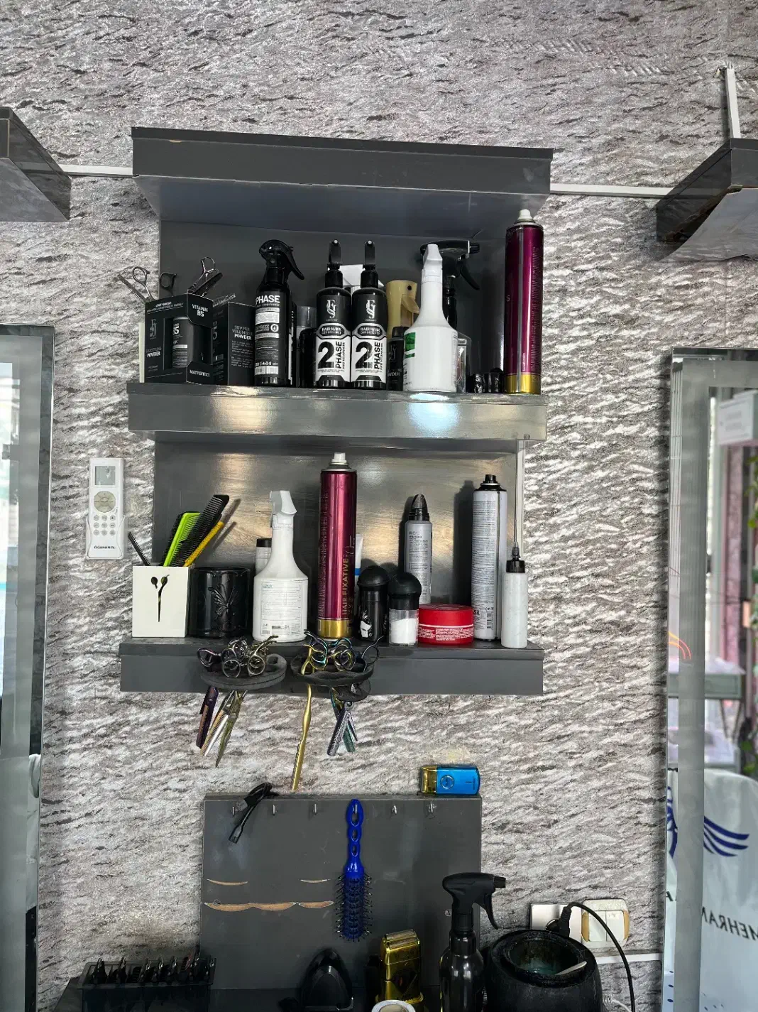 میز کار سه طبقه آرایشگری|آرایشگاه و سالن‌های زیبایی|کرمانشاه, |دیوار