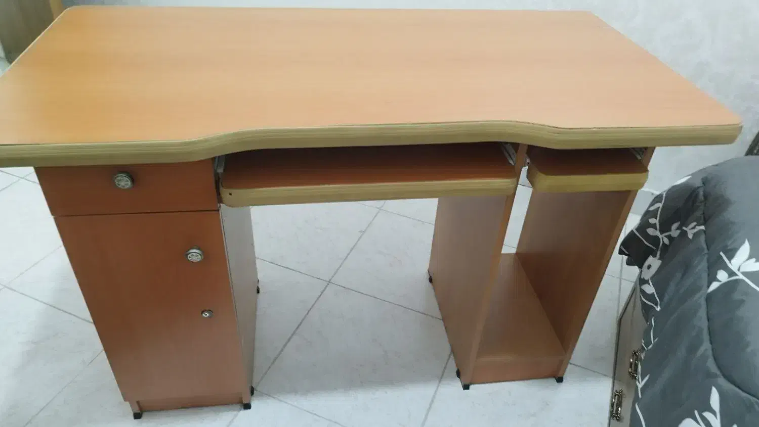 میز تحریر کاملاً سالم ام دی اف|میز تحریر و کامپیوتر|محمدیه-قزوین, |دیوار