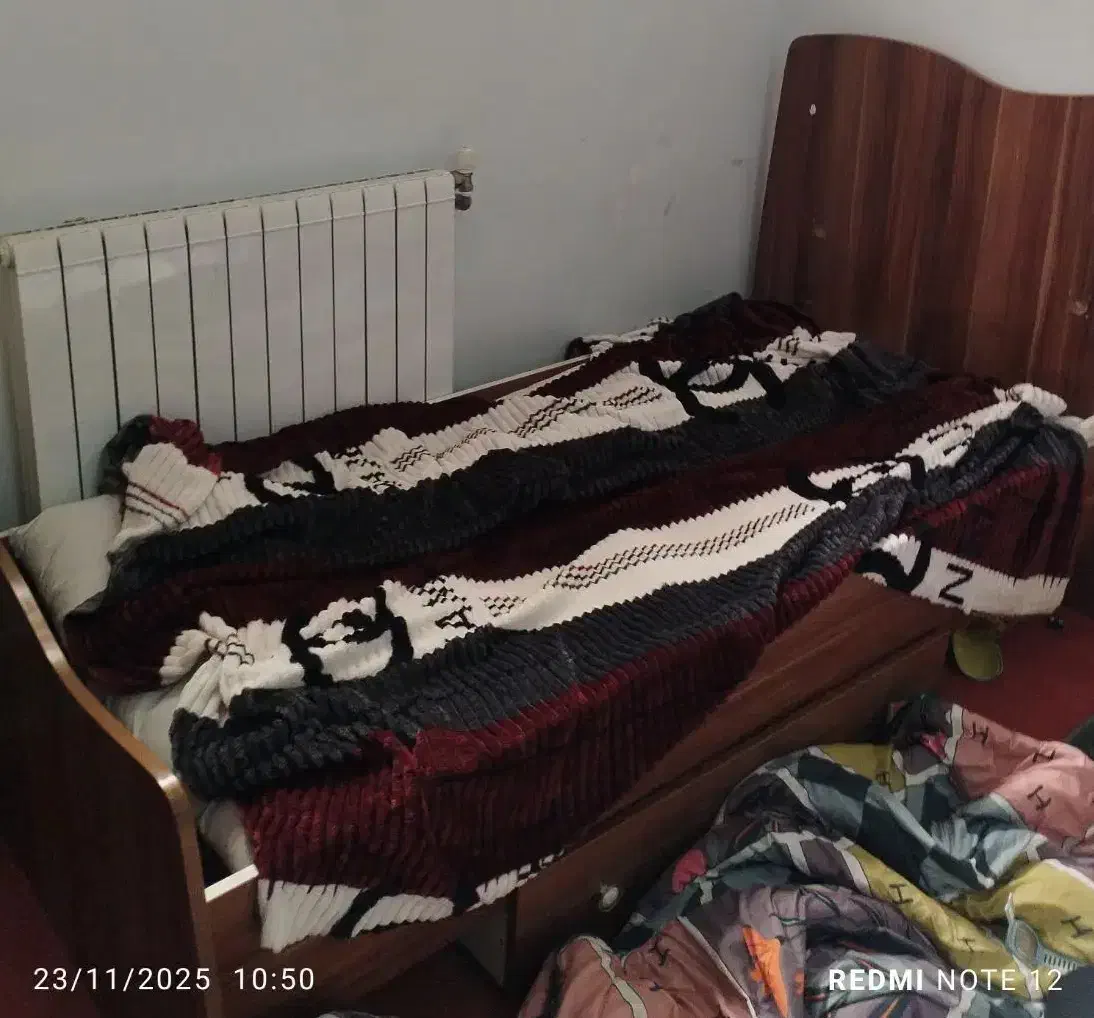 تخت نوجوان و میز مطالعه|اسباب و اثاث بچه|یاسوج, |دیوار