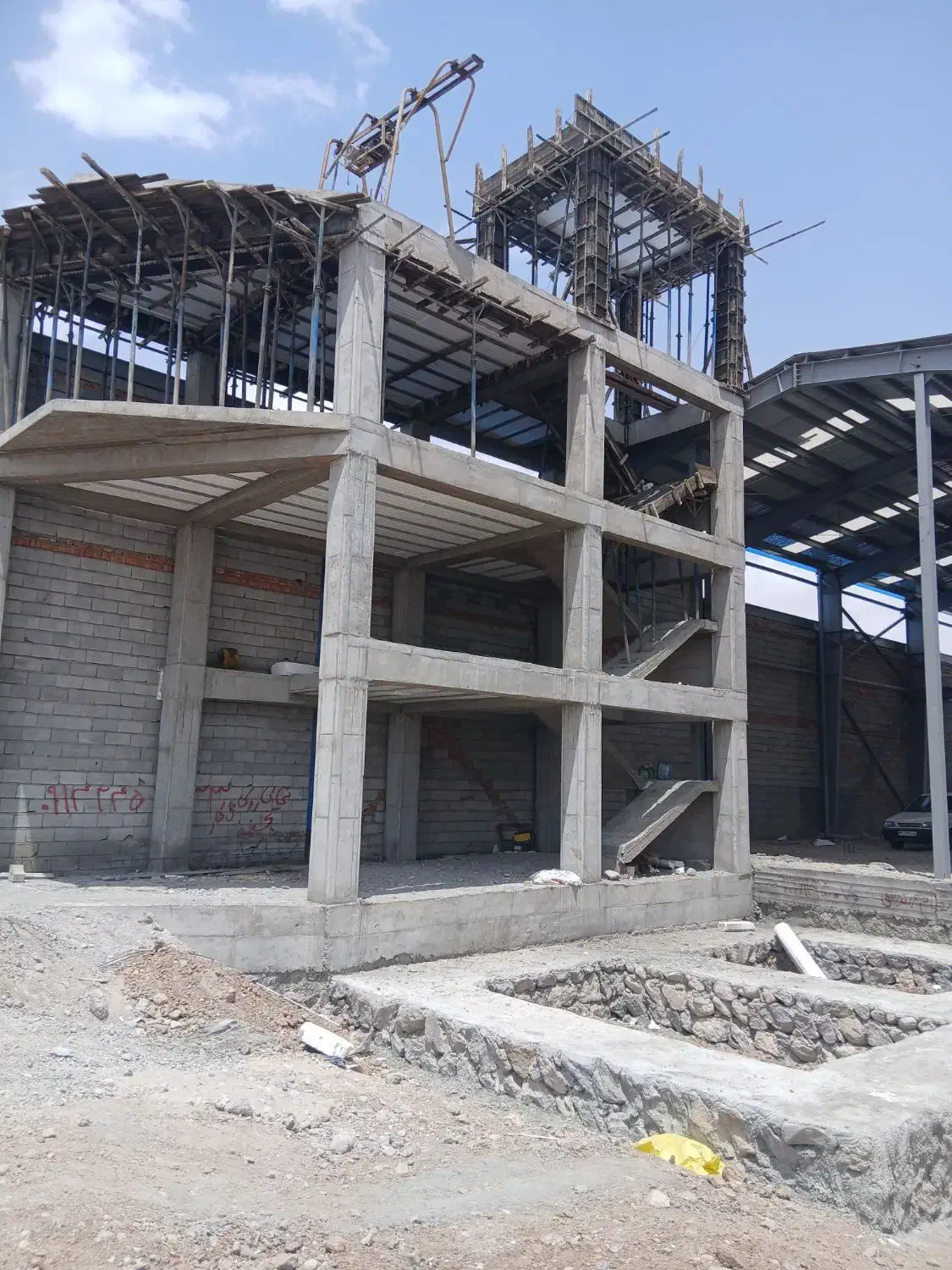 کارگر آرماتور بندی نیازمندیم|استخدام صنعتی، فنی، مهندسی|خسروشاه, |دیوار