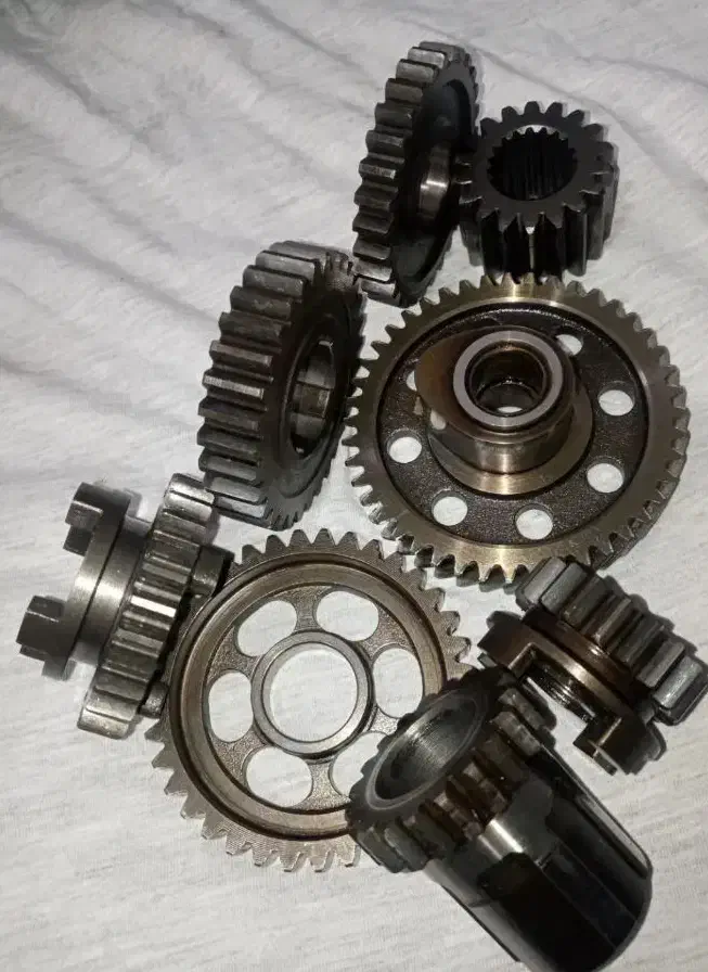 چرخدنده گیربکس وموتور هندا125 توپی چرخ جلو ژابنی|قطعات یدکی و لوازم جانبی|بهارستان, |دیوار