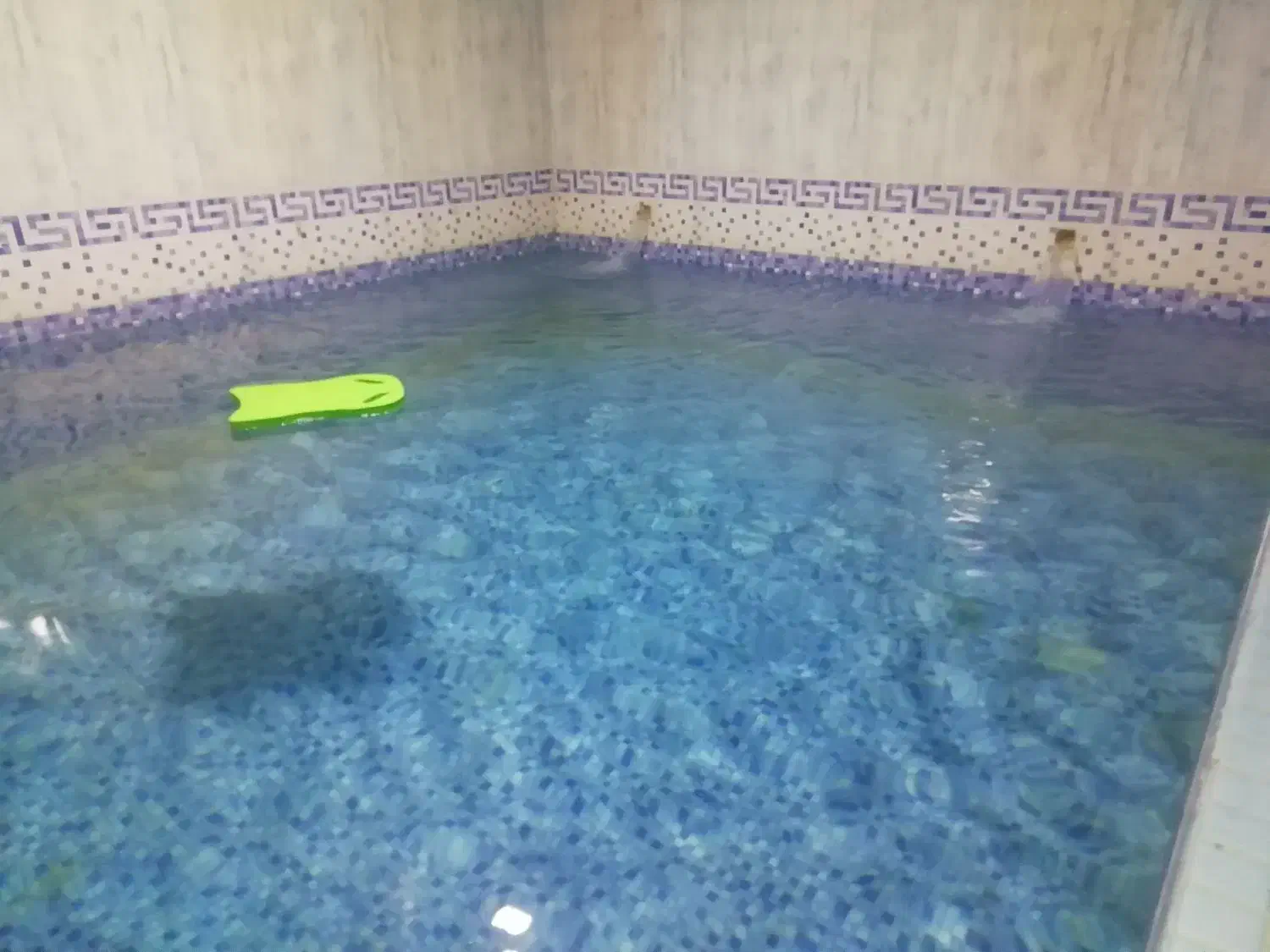 استخر مجموعه آب|اجارهٔ کوتاه‌مدت ویلا و باغ|بجنورد, |دیوار