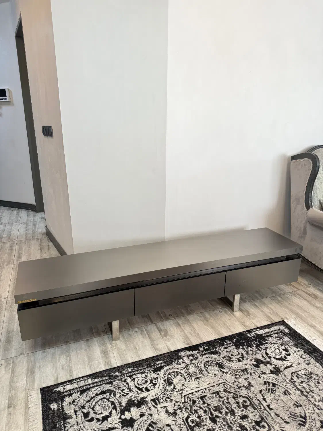 میز تی وی|میز تلویزیون|کرج, عظیمیه|دیوار