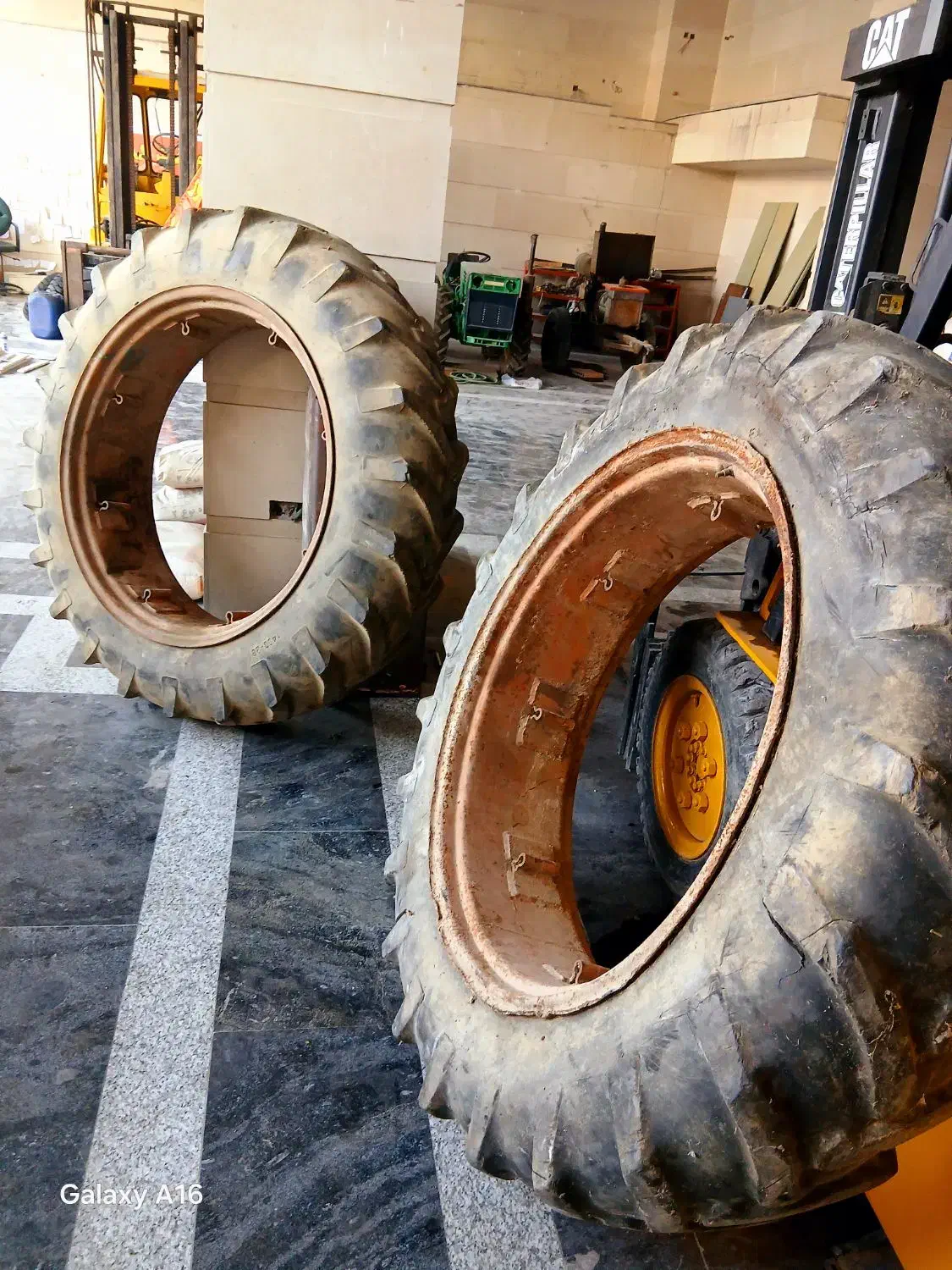 رینگ ولاستیک رومانی فابریک|خودرو سنگین|صفادشت, |دیوار