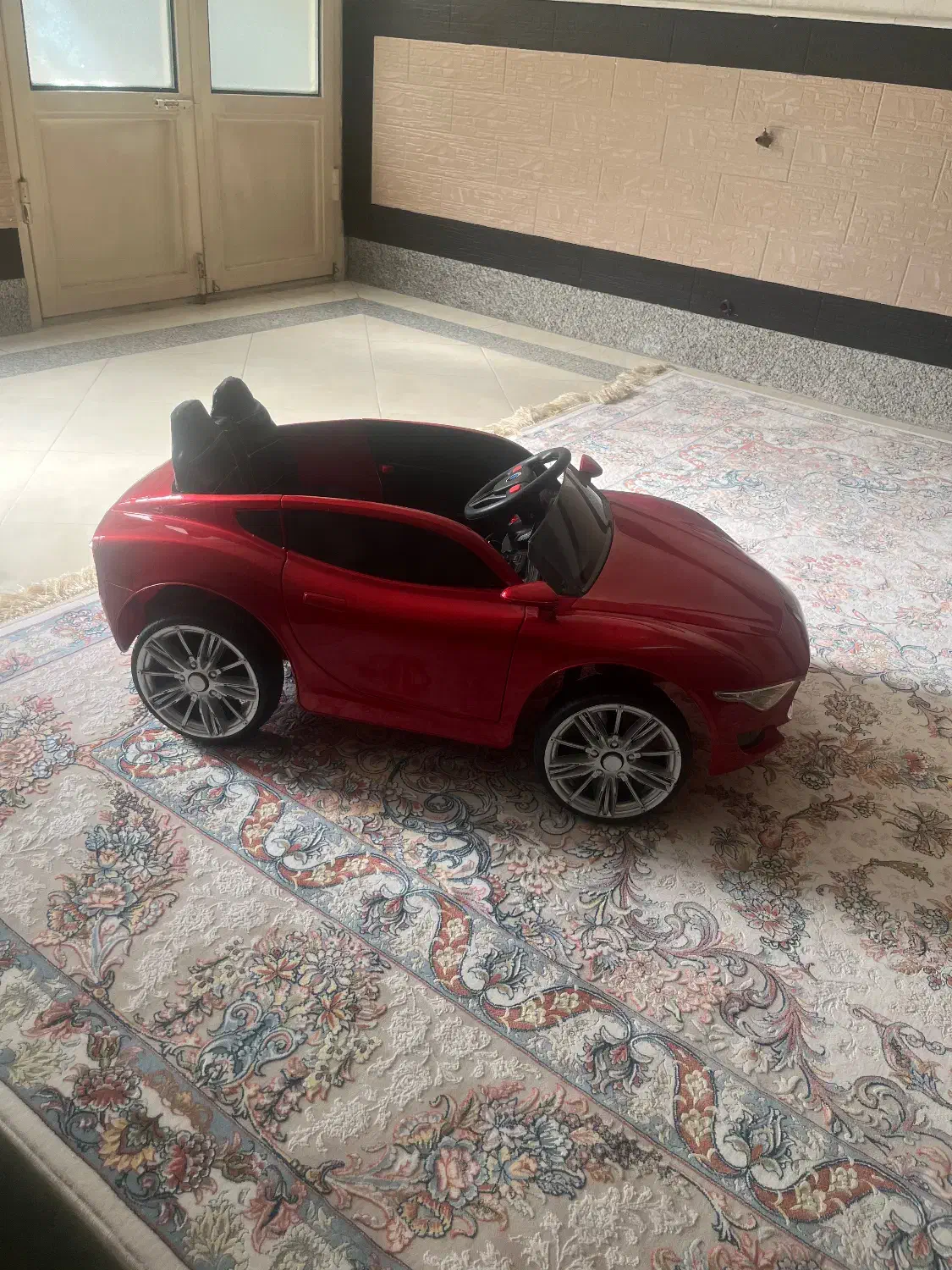 ماشین شارژی|اسباببازی بچه|قم, سالاریه|دیوار