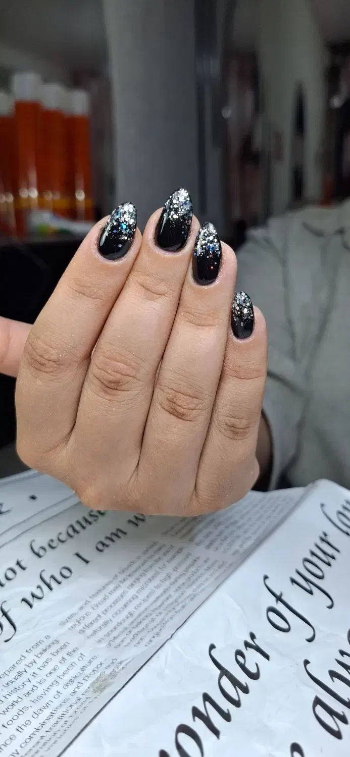 کاشت ناخن|خدمات آرایشگری و زیبایی|اسلامآباد غرب, |دیوار