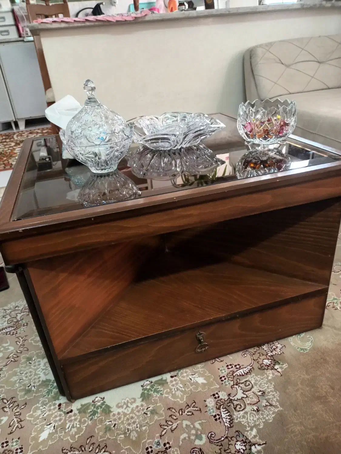 میز جلو مبلی چهارکوش تمیز|مبلمان خانگی و میز عسلی|لاهیجان, طالقانی|دیوار