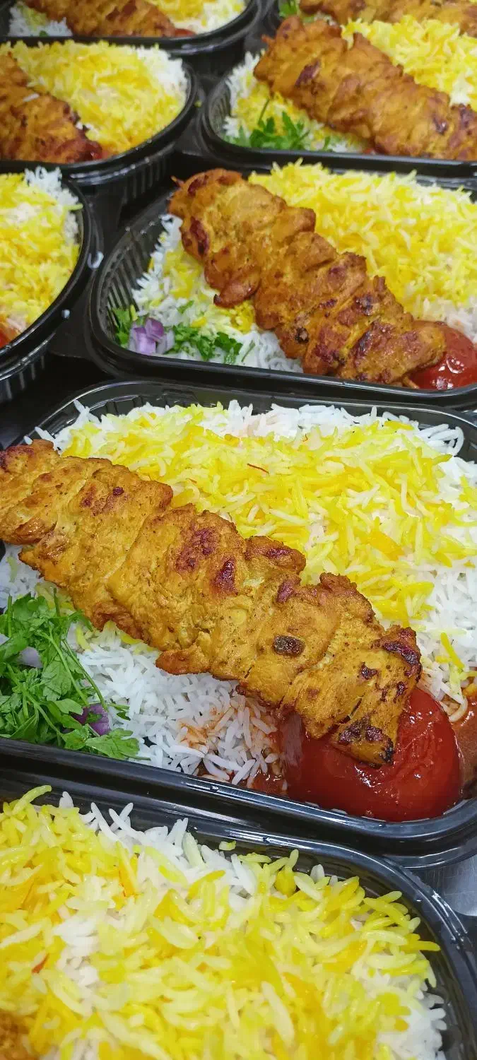 آشپز و پیک موتوری|استخدام خدمات فروشگاه و رستوران|قشم, |دیوار