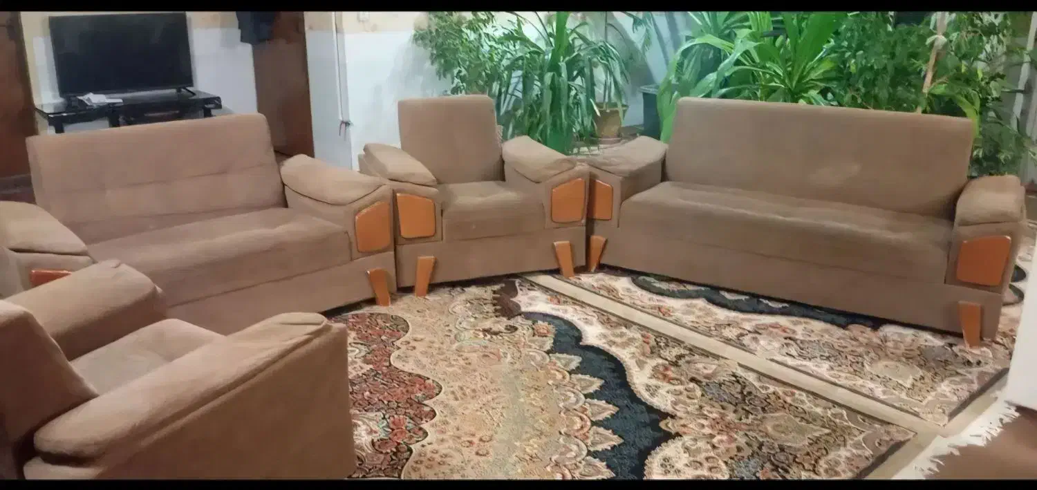 مبل ۷ نفره|مبلمان خانگی و میز عسلی|فولادشهر, B1|دیوار