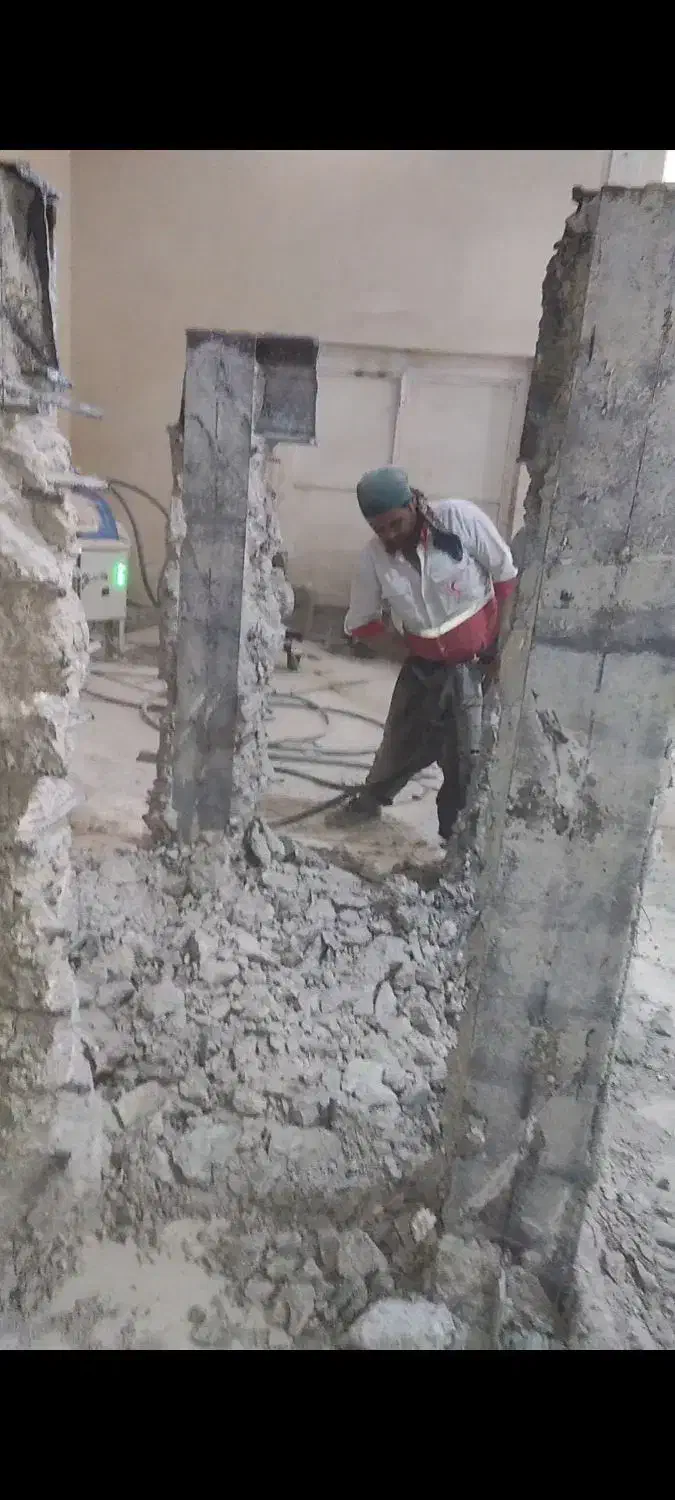 حفرچاه تخریب بتن دستی وکمپرسور|خدمات پیشه و مهارت|صدرا-فارس, فاز ۱|دیوار