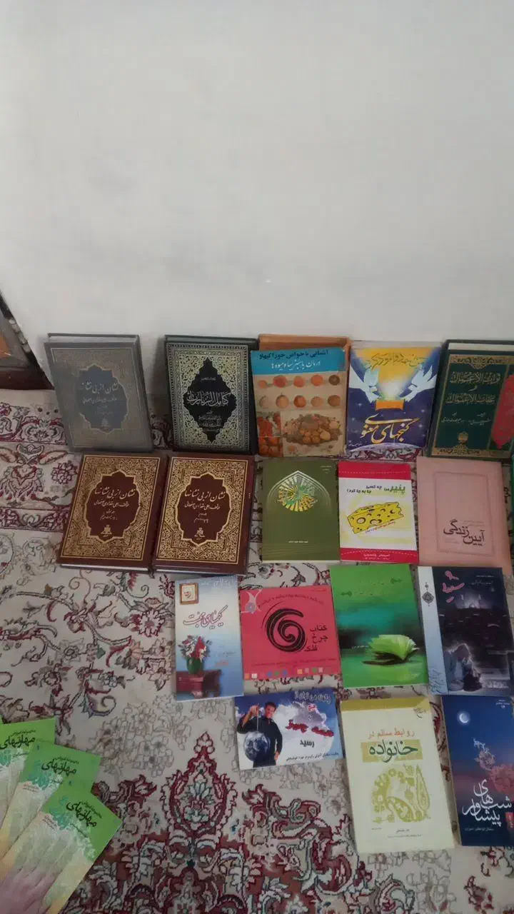 تعدادی کتاب|کتاب و مجله مذهبی|تهران, شهرک طالقانی|دیوار