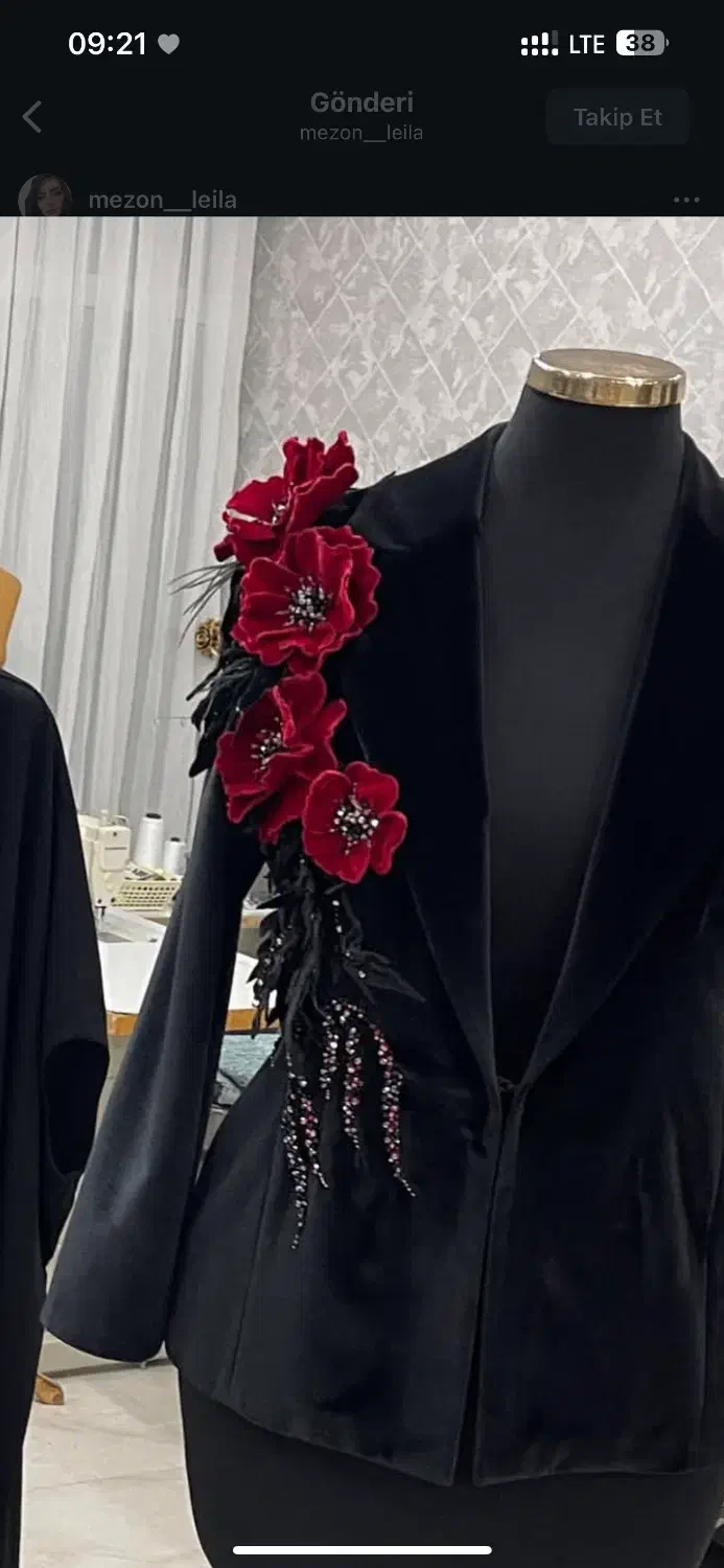 جواهر دوزی و ساخت انواع گلهای مخمل و ساتن روی لباس|لباس|پارس‌آباد, |دیوار