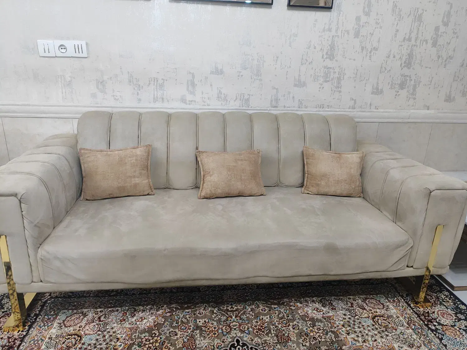 سرویس مبل ۷ نفره پایه استیل به همراه میز و عسلی|مبلمان خانگی و میز عسلی|بهارستان, |دیوار