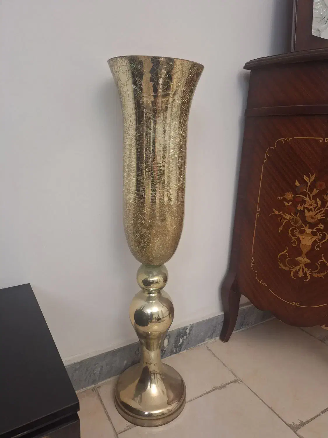 گلدان|گل مصنوعی|فردیس, نگارستان|دیوار