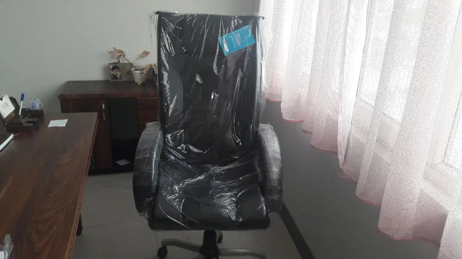 صندلی و میز|دفتر کار|ماهدشت, |دیوار