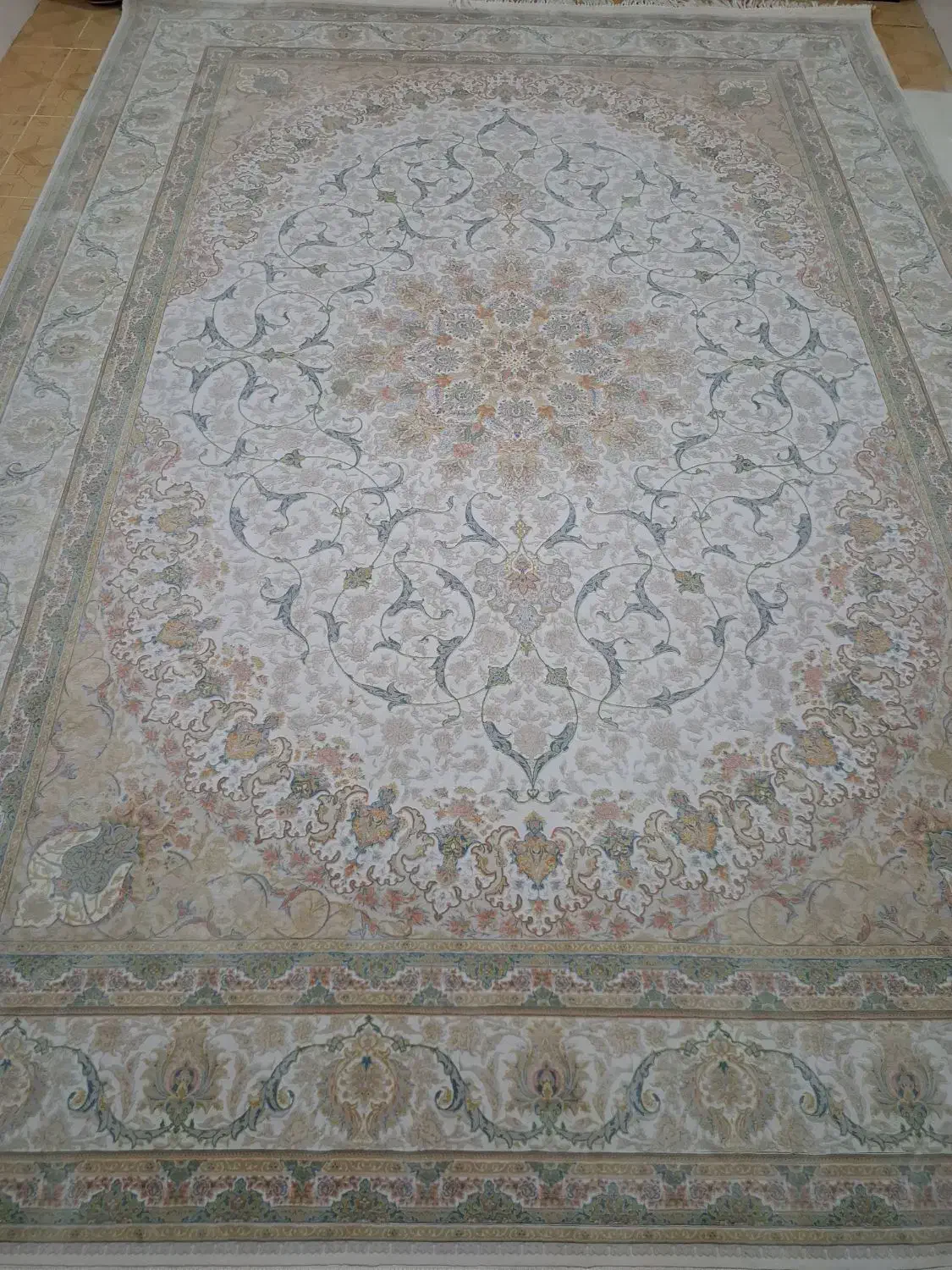 ۲عدد فرش ۹ متری ۱۲۰۰ شانه ابریشم دستباف گونه|فرش|میاندوآب, |دیوار