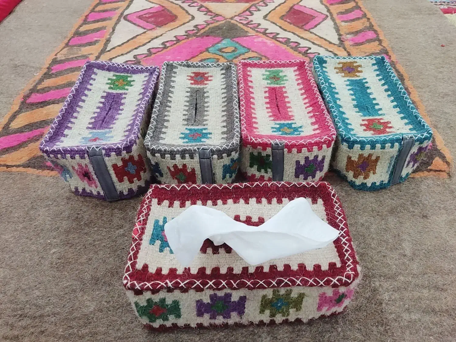 جادستمال کاغذی گلیمی|گلیم، جاجیم، گبه|یاسوج, |دیوار