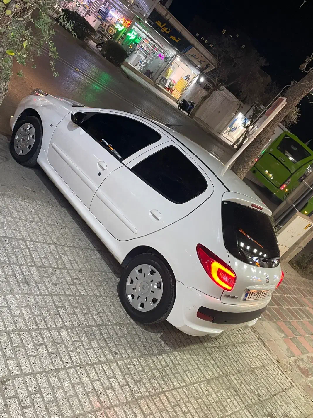 ۲۰۷ سقف فلز ۴۰۱|خودرو سواری و وانت|تربت‌حیدریه, کاشانی|دیوار