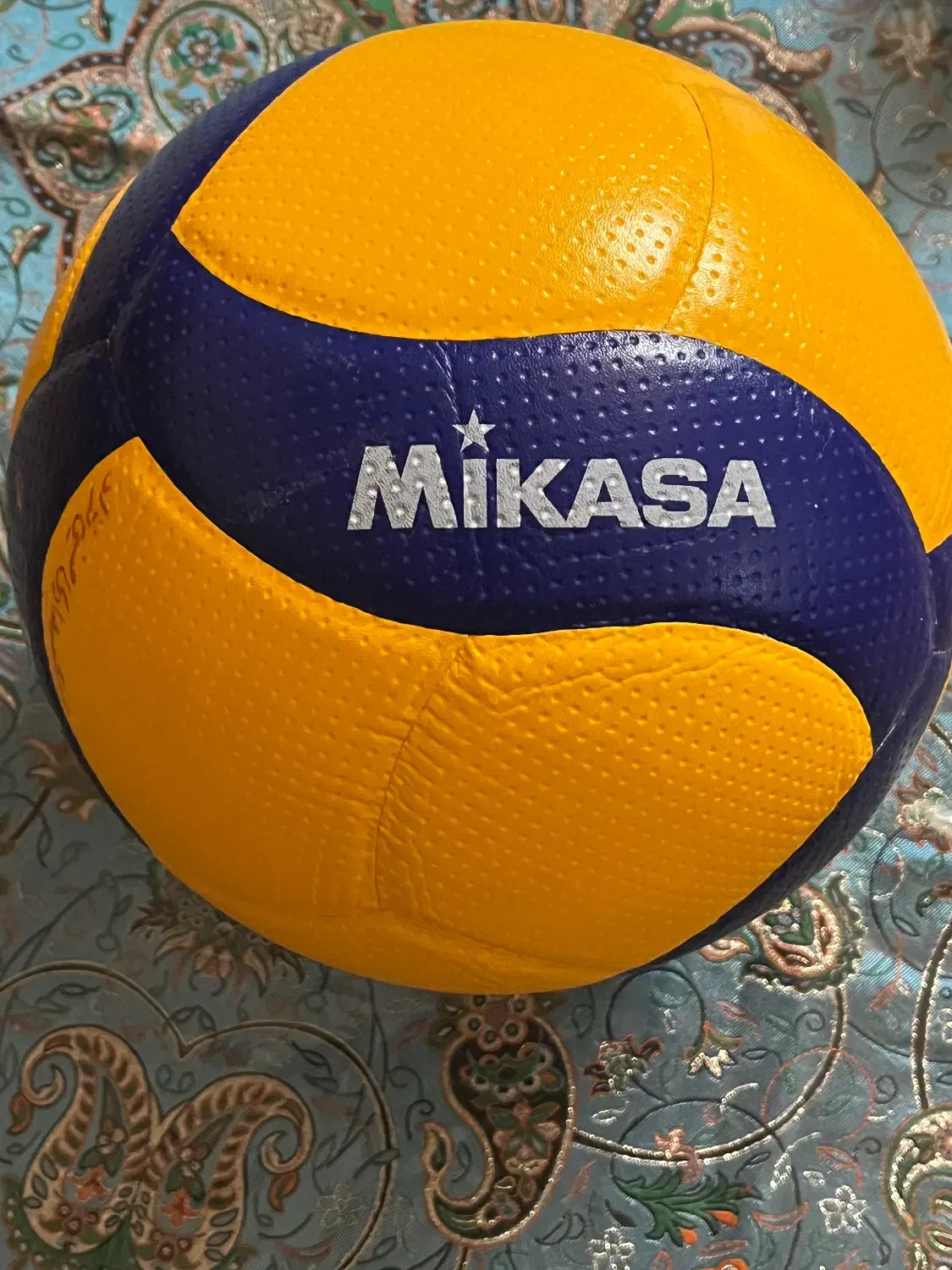 توپ والیبال برند  mikasa v200w|ورزش‌های توپی|بندرعباس, |دیوار