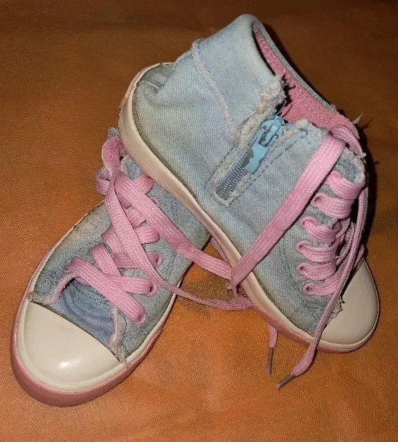 کفش دخترانه طرح لی و الستار|کیف، کفش، کمربند|کرمانشاه, |دیوار