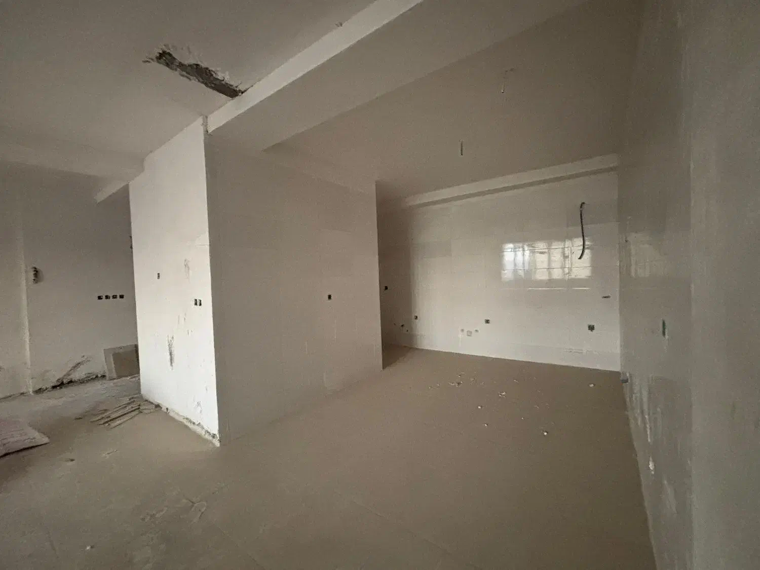 122 متر / 800 دستگاه / اماده / خوش نقشه|فروش آپارتمان|دورود, |دیوار