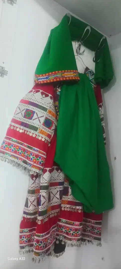 لباس محلی گند افغانستانی|لباس|ورامین, ورامین|دیوار