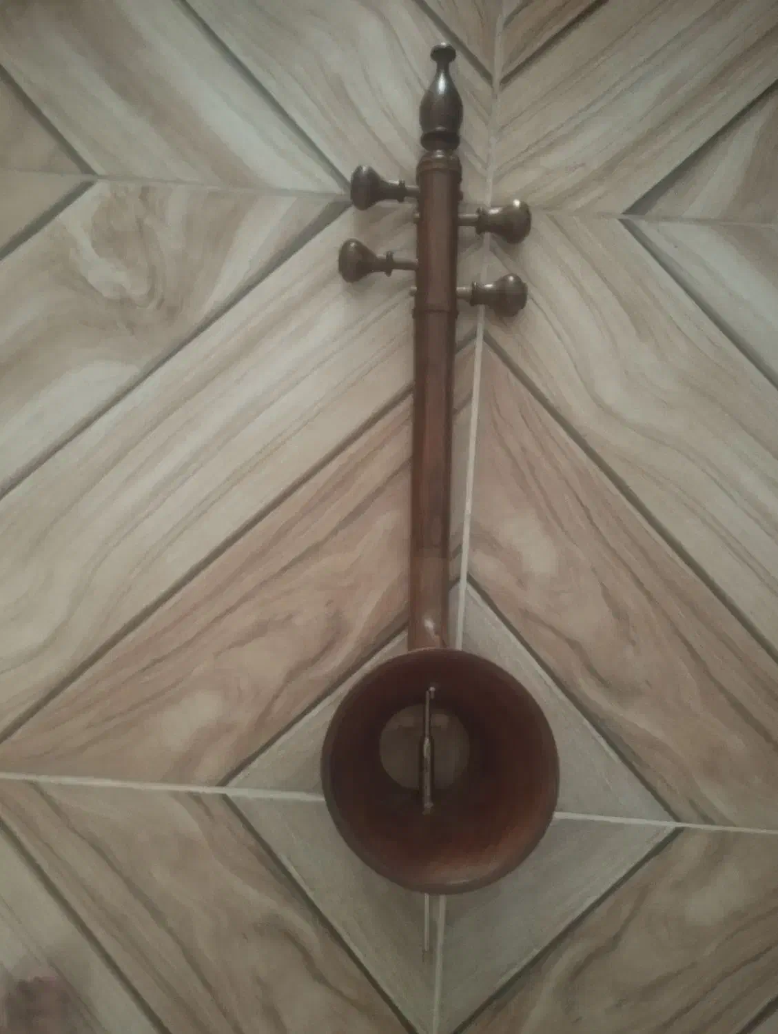 کمانچه پشت باز|سازهای سنتی|نهاوند, |دیوار