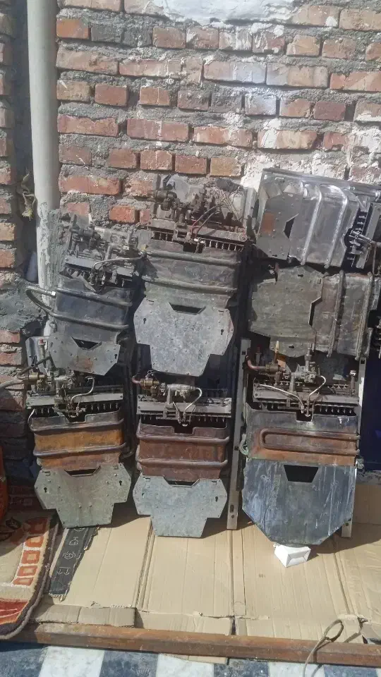 فروش و خریدابگرمکن دیواریی دست دوم وخراب|آبگرمکن، پکیج، شوفاژ|زاهدان, |دیوار