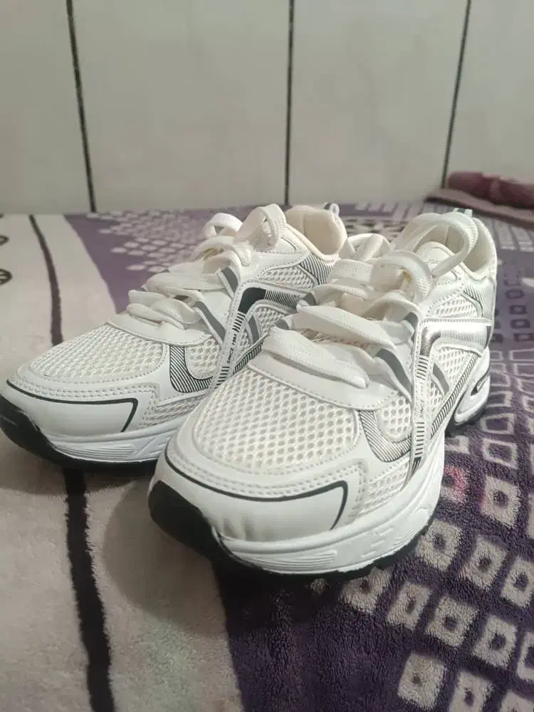 کفش نو نو هست اندازم نمیشه بفروش گذاشتم|کیف، کفش، کمربند|ایرانشهر, |دیوار