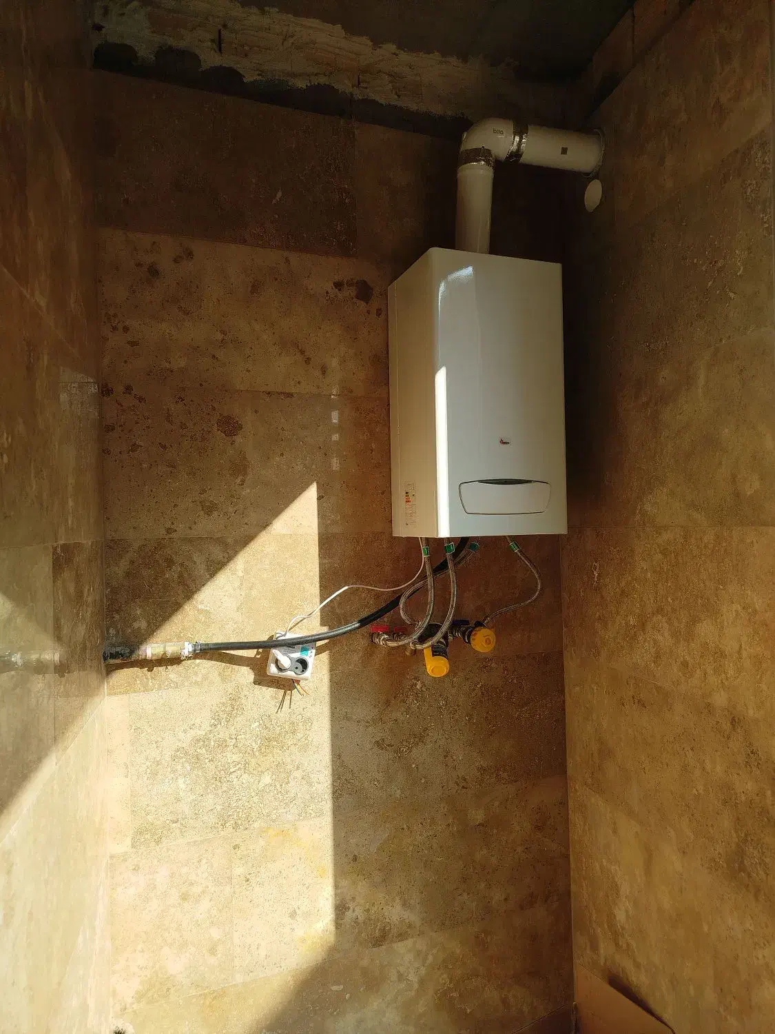 نمایندگی فروش و تعمیرات پکیج آبگرمکن رادیاتورمیانه|خدمات پیشه و مهارت|میانه, |دیوار