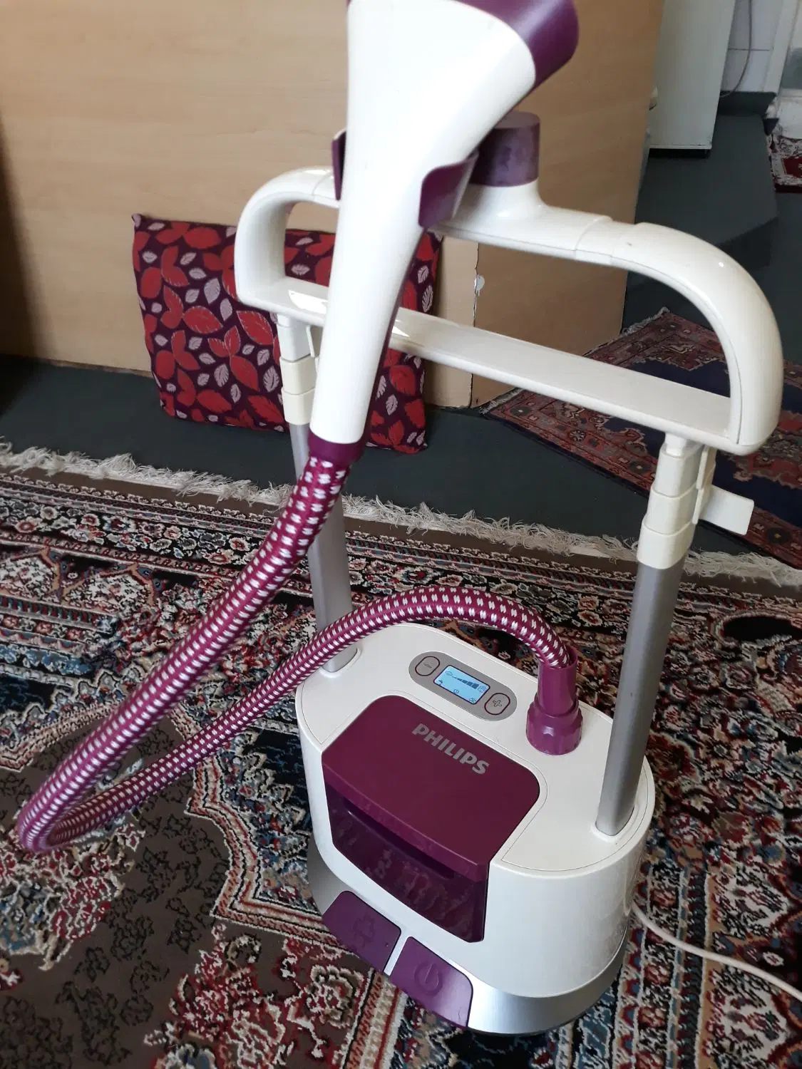 یک عدد بخارشورPHILIPS ایستاده.دوعدد جاروبرقی سالم|جاروبرقی، جارو شارژی، بخارشو|تهران, تختی|دیوار