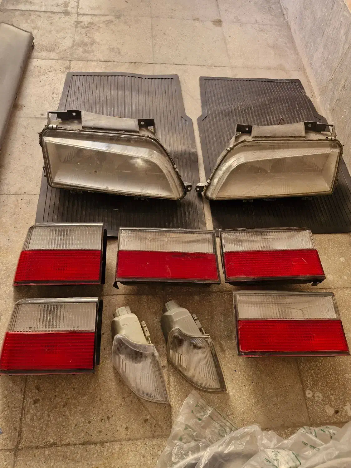 لوازم زانتیا زه سپر/چراغ عقب فابریک و تاقچه و ..|قطعات یدکی و لوازم جانبی|قم, آذر (نکویی)|دیوار