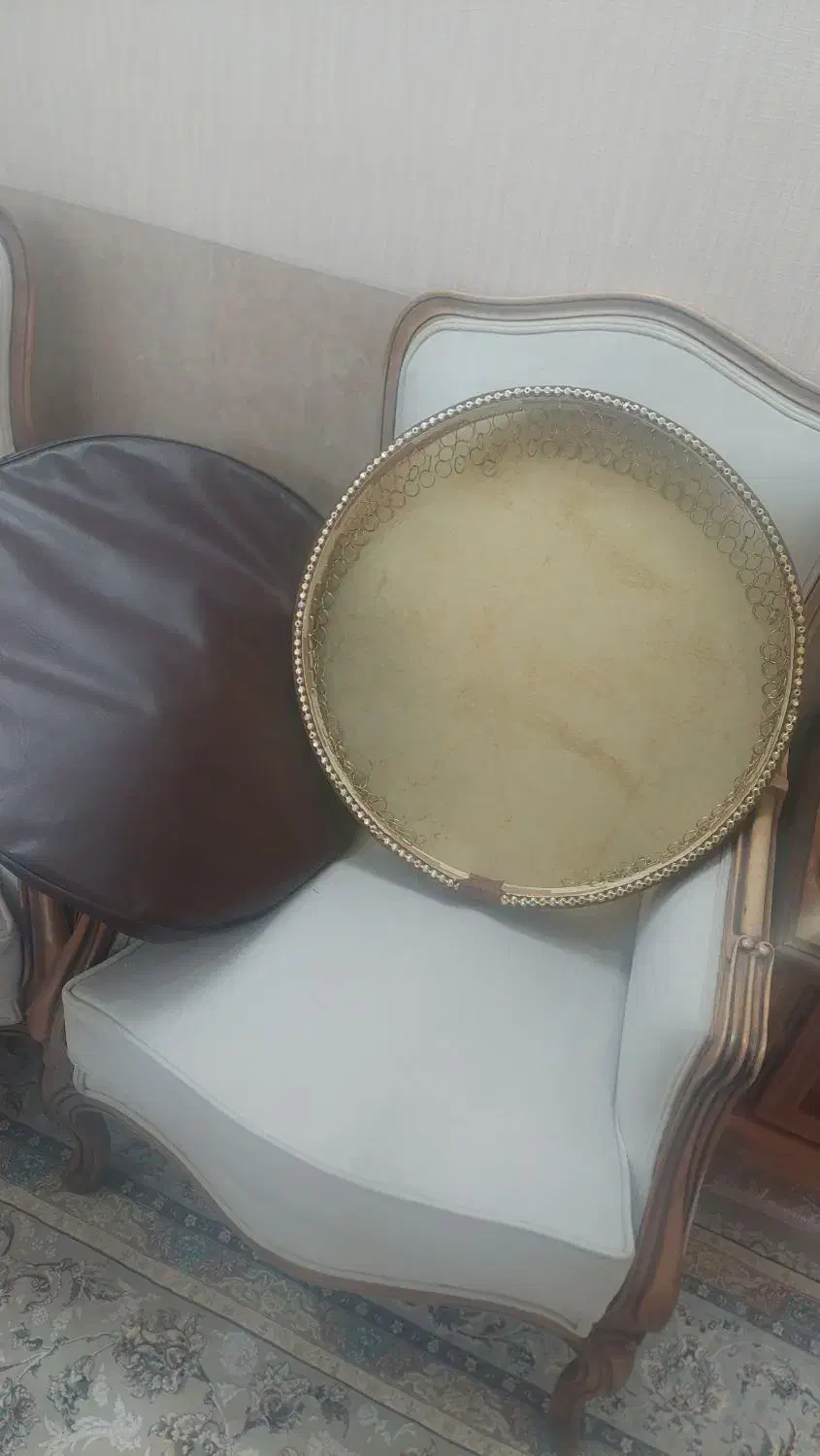 دف کرد|سازهای سنتی|اصفهان, دوطفلان|دیوار