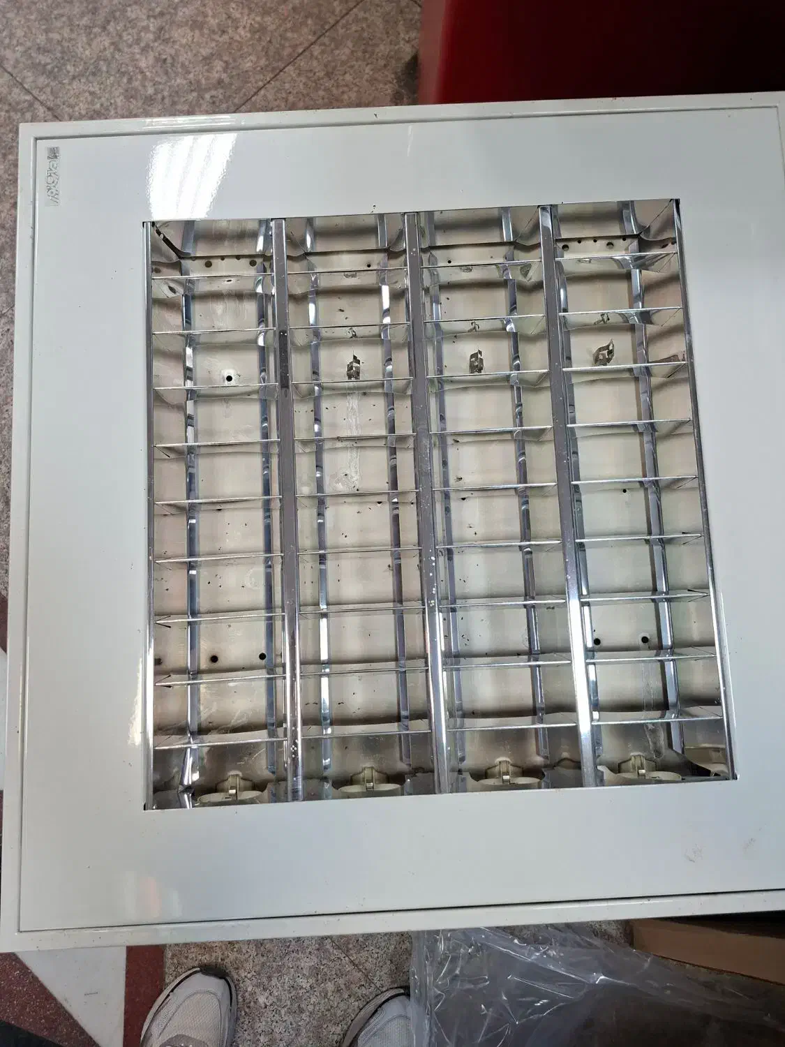 چراغ سقفی توکار ۴ لامپه|لامپ و چراغ|برخوار, |دیوار