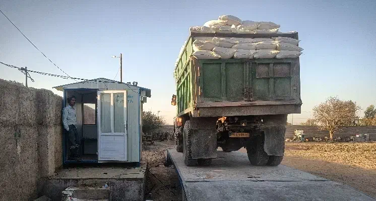 فروش انواع باسکول های کامیون کش و تریلی کش|ماشین‌آلات صنعتی|یزد, |دیوار