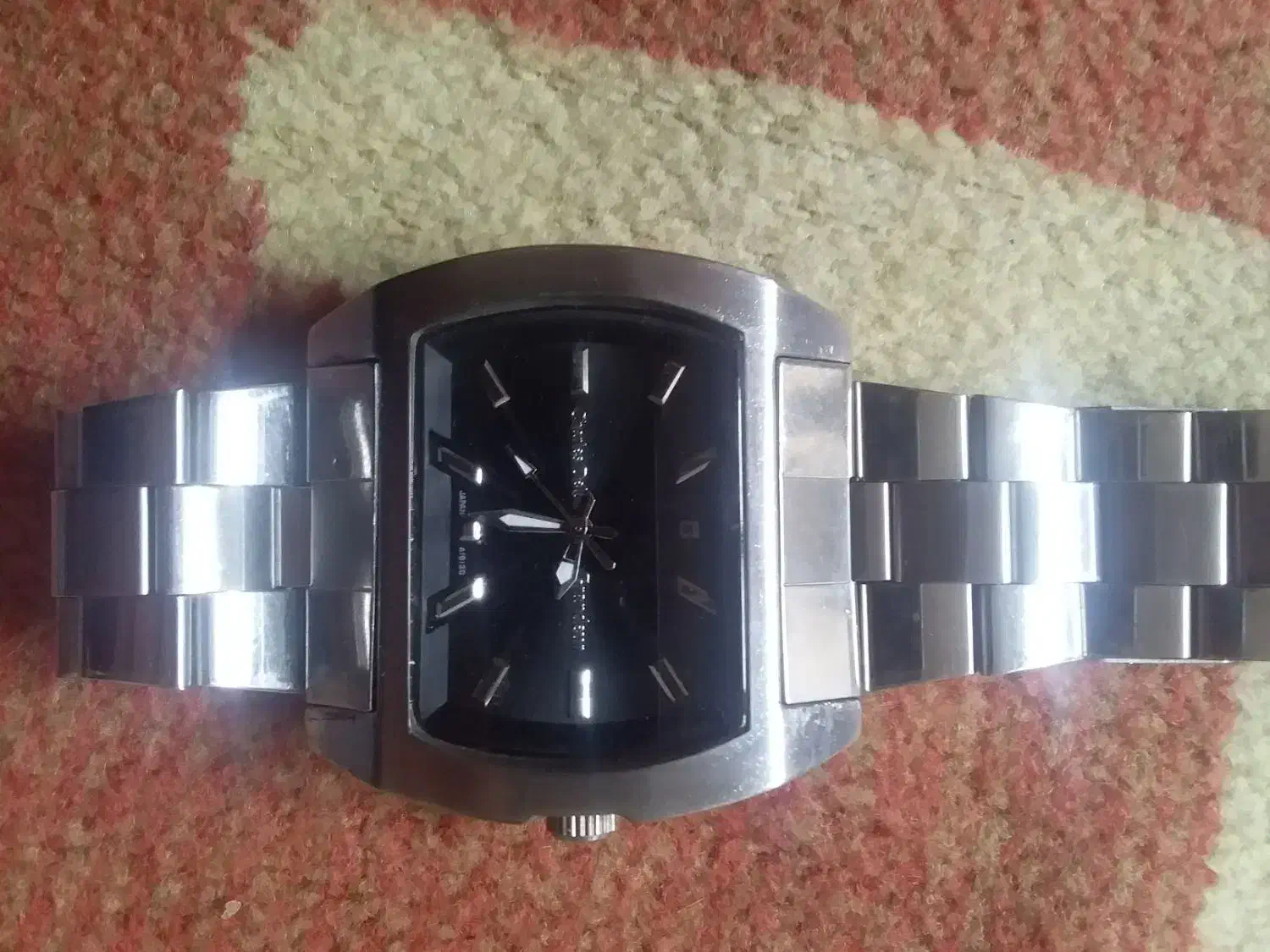 ساعت مربع سالم و نوساعت مربع تمیز و نو|ساعت|آذرشهر, |دیوار