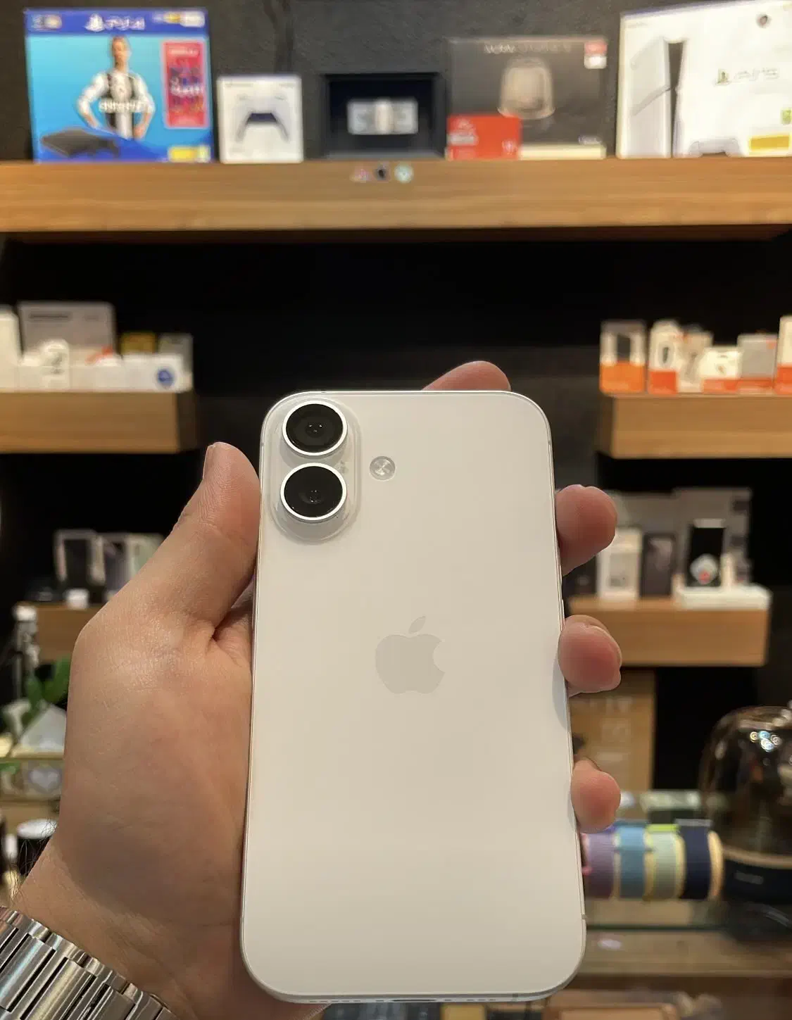 iPhone 16 ریجستر شده|موبایل|مشهد, کوثر|دیوار