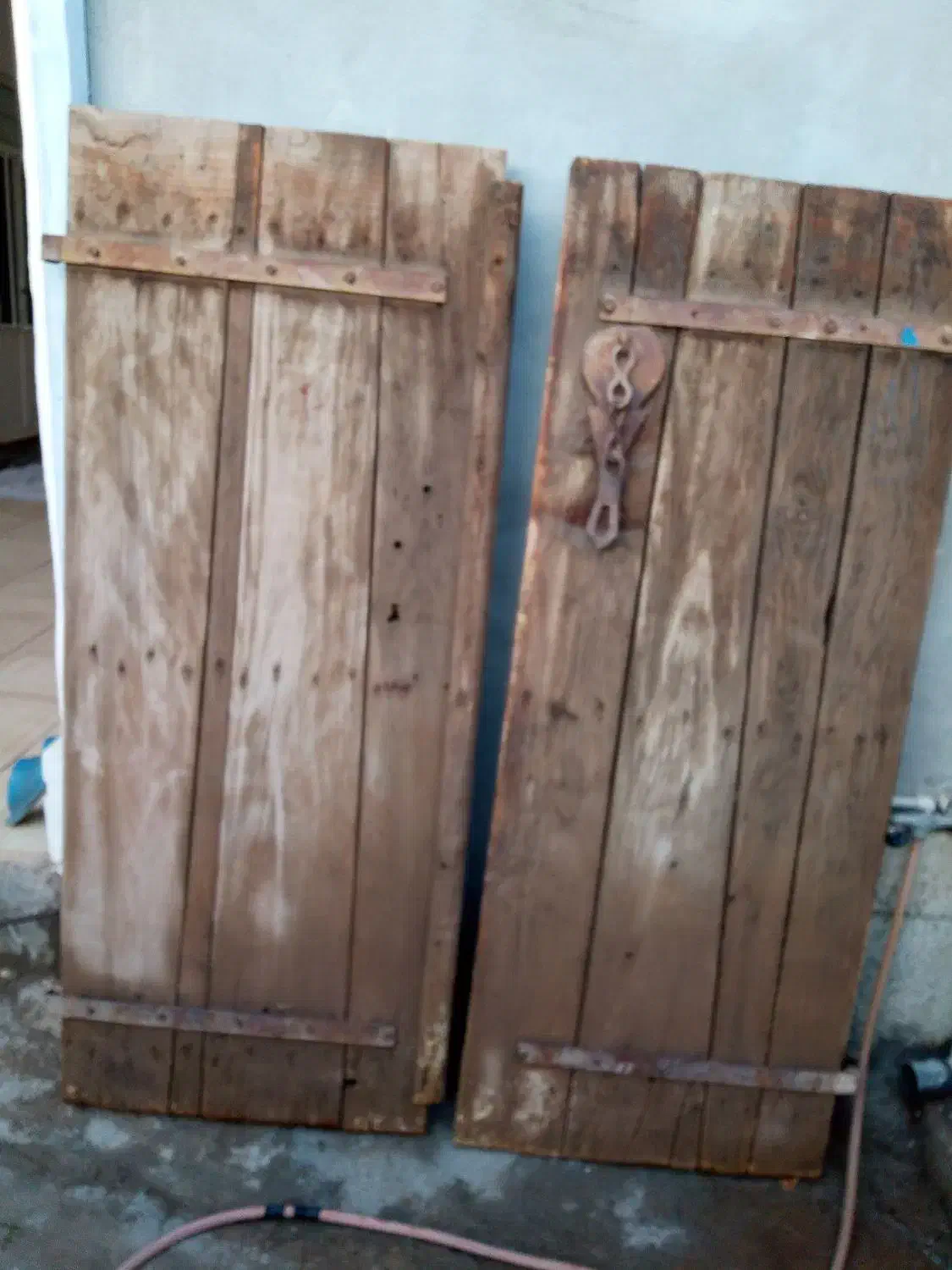 درب چوبی نوستالژی|کلکسیون اشیاء عتیقه|نیشابور, کلاغان|دیوار