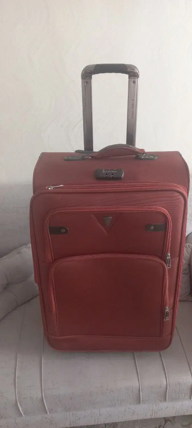 چمدان|کیف، کفش، کمربند|رشت, نخودچر|دیوار