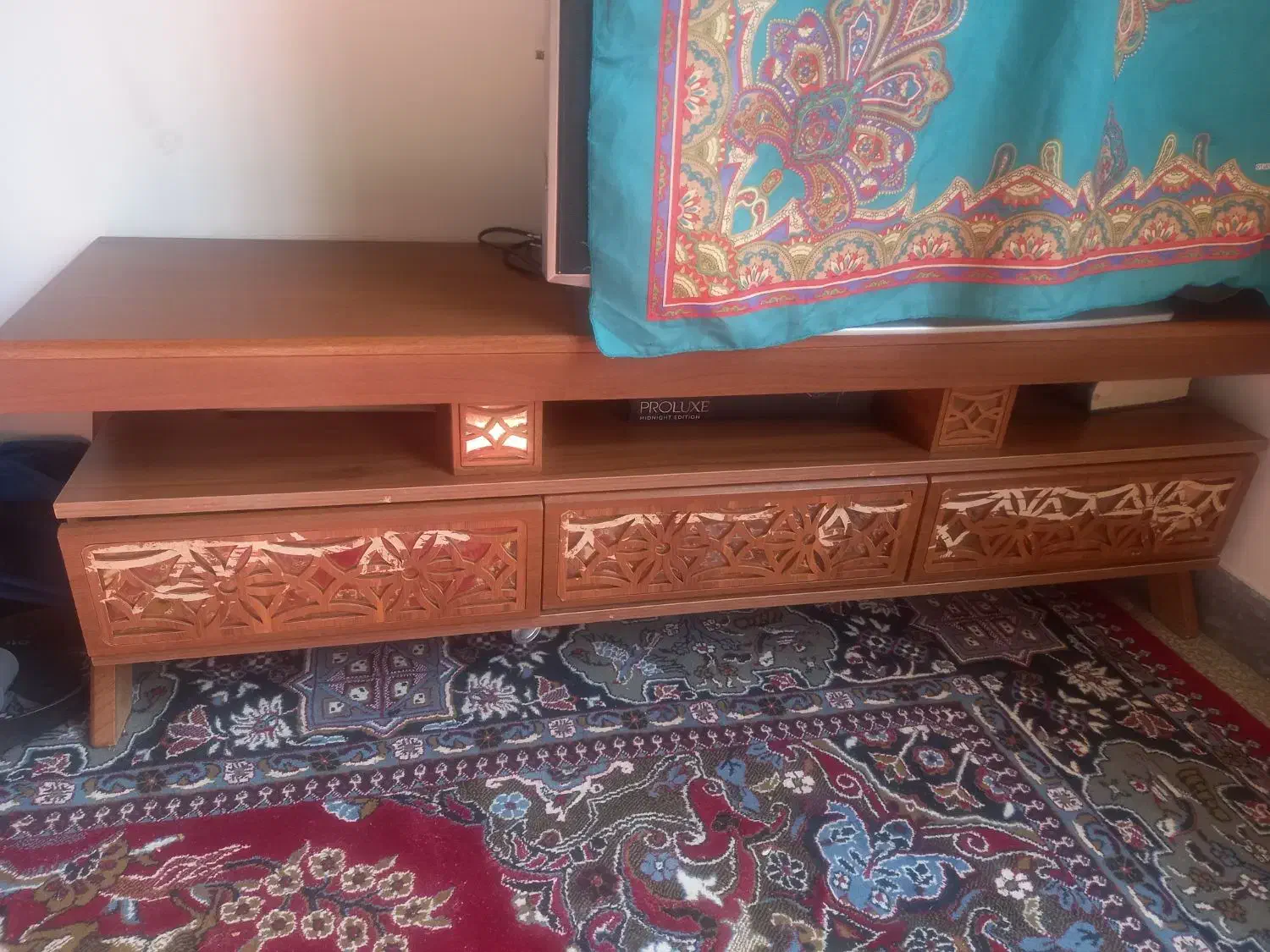 تلوزیون الجی۲۹ اینج و میز ام دی اف|تلویزیون و پروژکتور|شیراز, دست خضر|دیوار