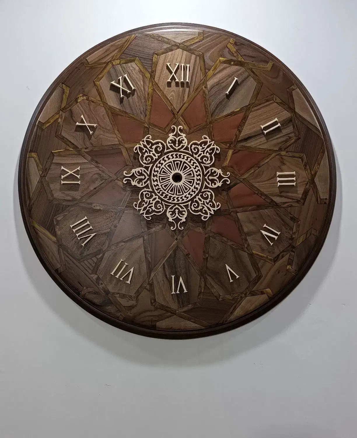 ساعت دیواری معرق و مشبک چوب شیک|ساعت دیواری و تزئینی|بیرجند, |دیوار